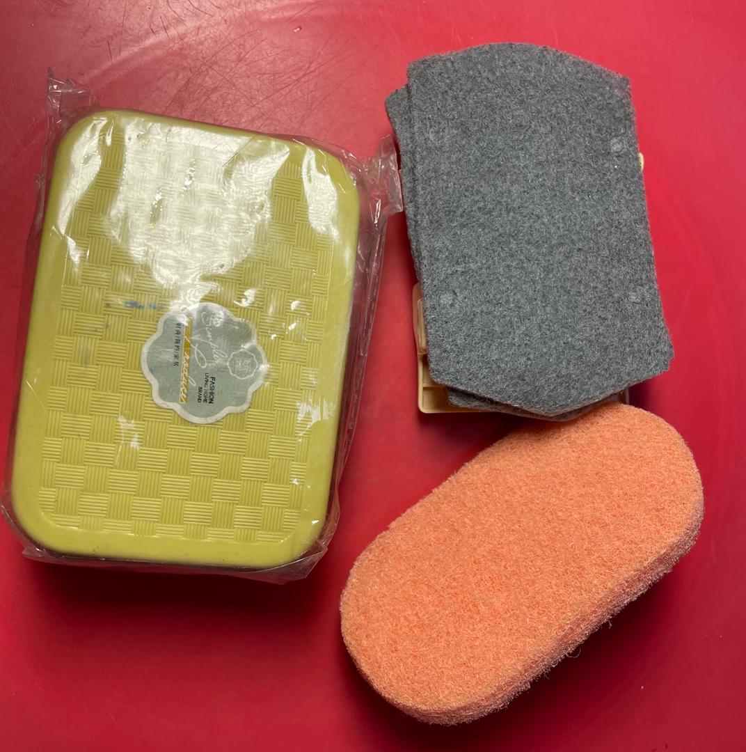 Soap dish and sponge