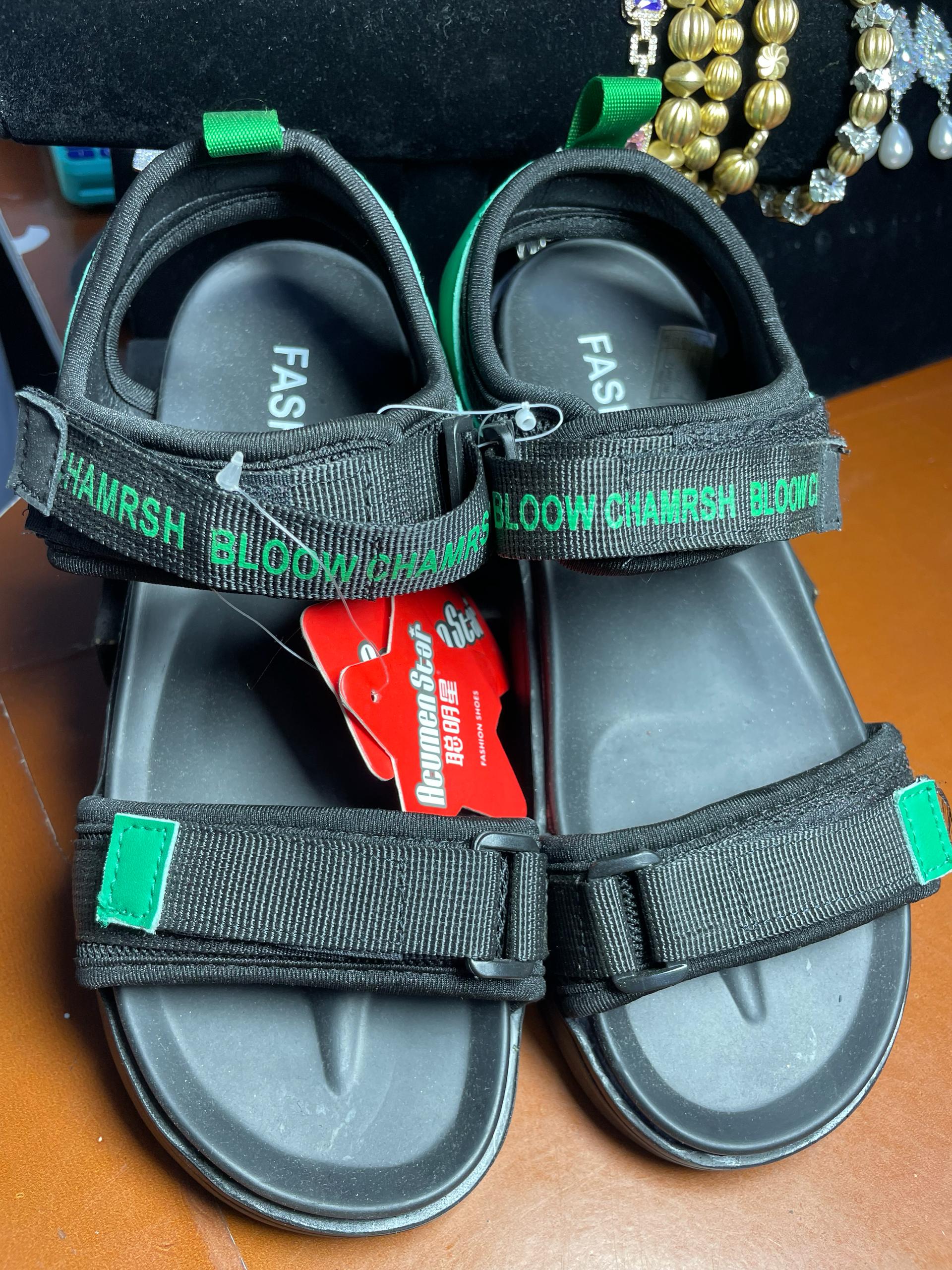 Kids sandals